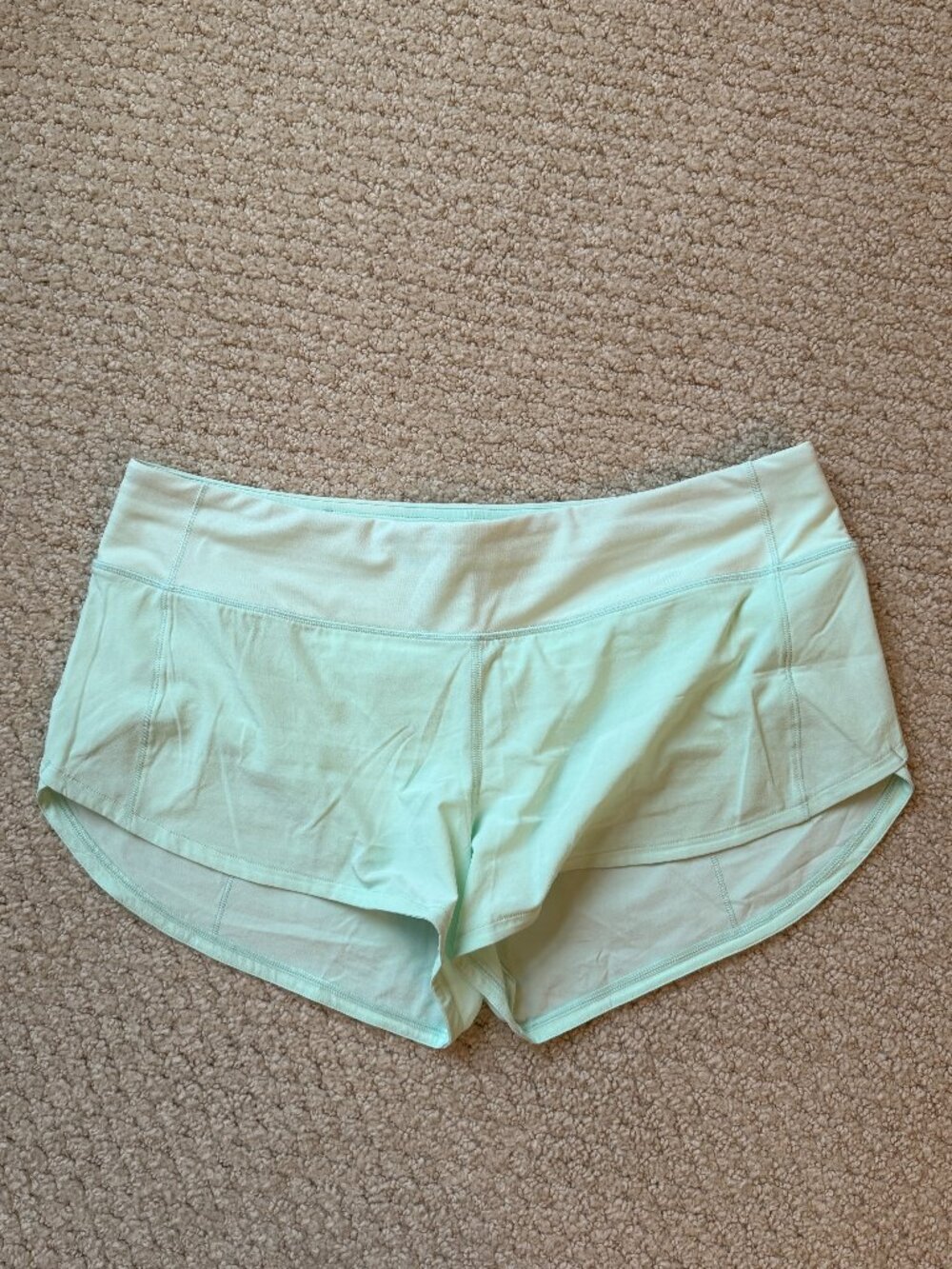Lululemon Women's Light Green Speed Up Shorts -- Size 8